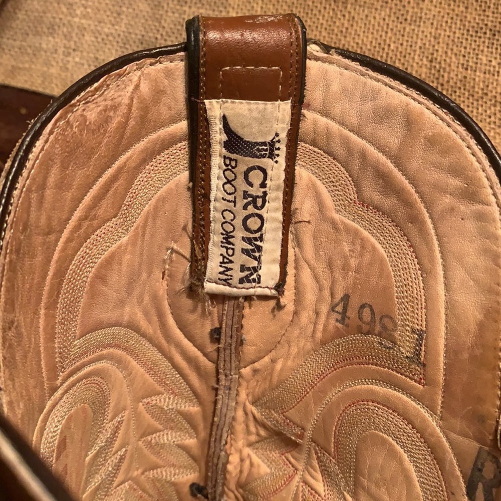 Ostrich skin cowboy boots. Size 9.